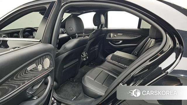 Mercedes-Benz E-Class W213 2022 Черный из Кореи, фото 2