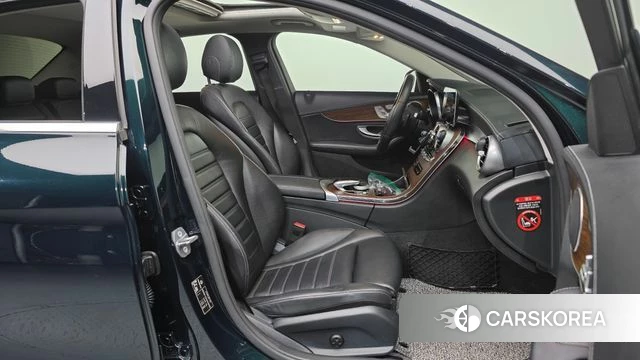 Mercedes-Benz C-Class W205 2019 Темно-зеленый из Кореи, фото 2