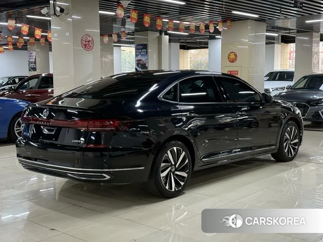Volkswagen Passat 2024 Черный из Китая, фото 2