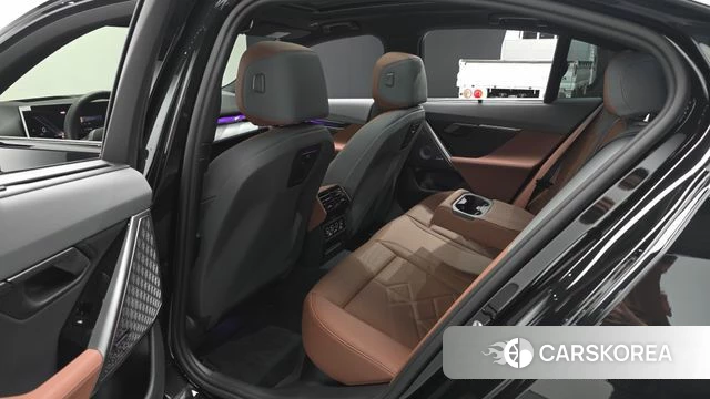 BMW 5 Series (G60) 2026 Черный из Кореи, фото 2
