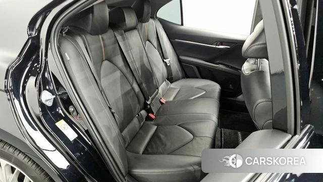 Toyota Camry (XV70) 2018 Черный из Кореи, фото 2