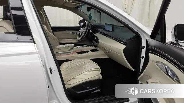 Genesis GV70 2022 Белый из Кореи, фото 2