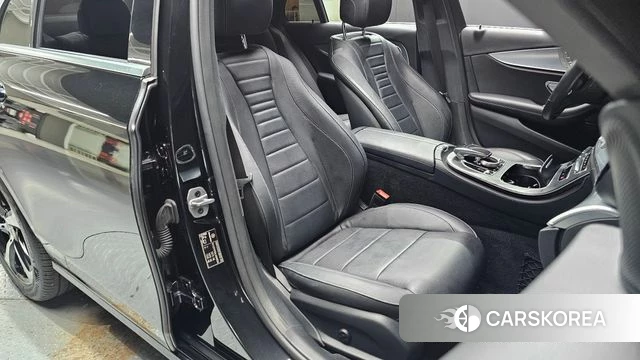 Mercedes-Benz E-Class W213 2020 Черный из Кореи, фото 2