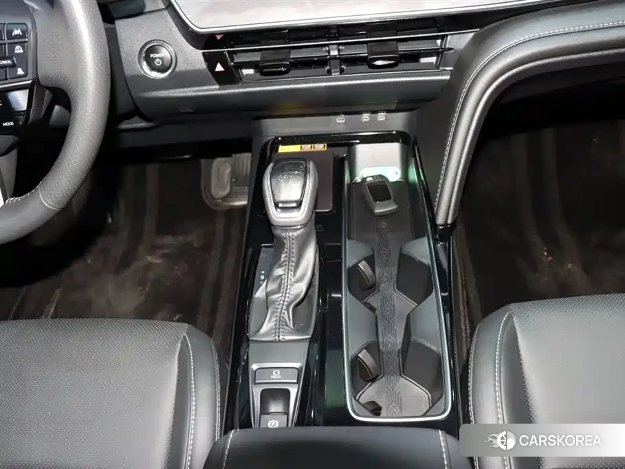 Toyota Camry 2025 Черный из Китая, фото 2