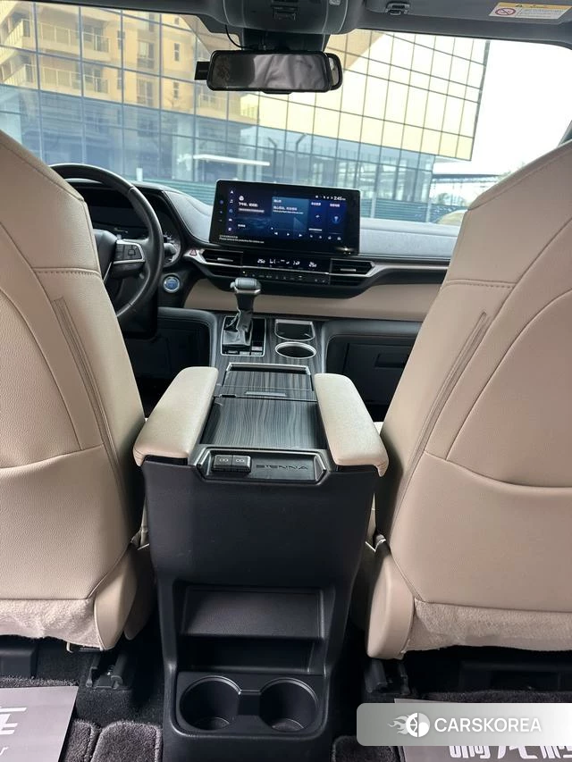 Toyota Saina 2023 Черный из Китая, фото 2