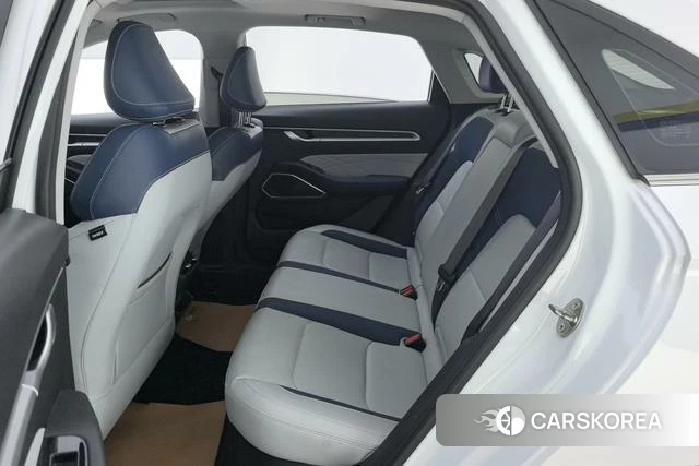 Geely Automobile Emgrand 2022 Белый из Китая, фото 2
