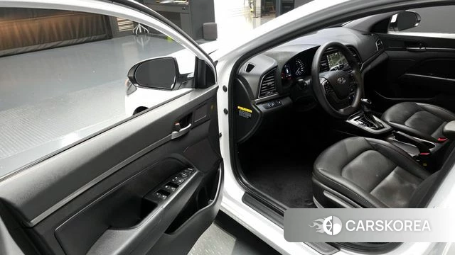 Hyundai Avante AD 2018 Белый из Кореи, фото 2