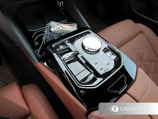 BMW 5 Series (G60) 2025 Серый из Кореи, фото 2