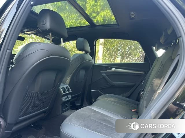 Audi Q5L Sportback 2021 Черный из Китая, фото 2