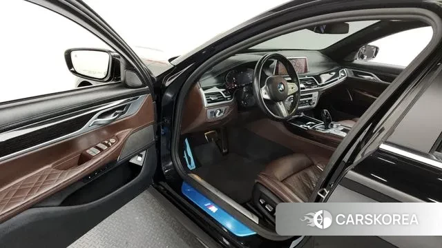 BMW 7 Series (G11) 2019 Черный из Кореи, фото 2
