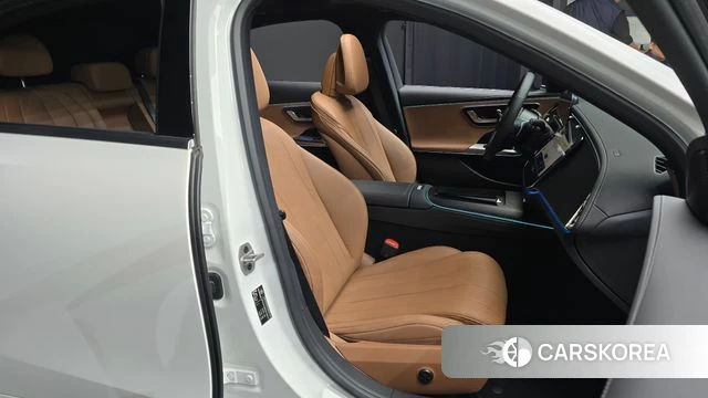Mercedes-Benz E-Class W214 2025 Белый из Кореи, фото 2
