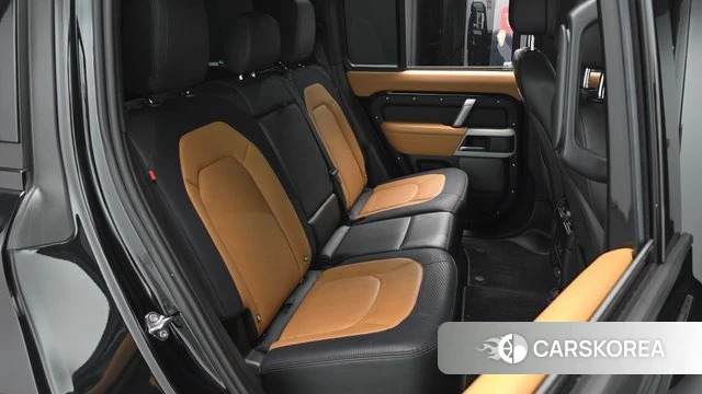 Land Rover Defender (L663) 2024 Черный из Кореи, фото 2