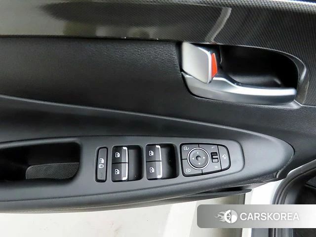 Hyundai The New Santa Fe 2023 Белый из Кореи, фото 2