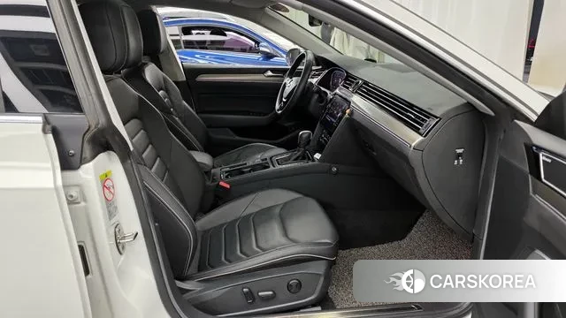 Volkswagen Arteon 2020 Белый из Кореи, фото 2