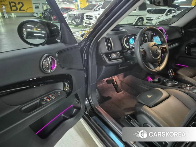 Mini Cooper Countryman 2023 Черный из Кореи, фото 2