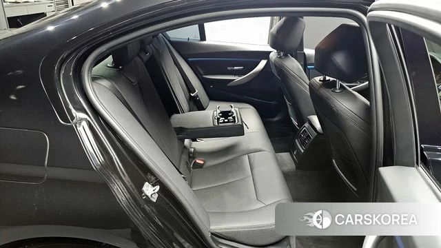 BMW 3 Series (F30) 2018 Черный из Кореи, фото 2