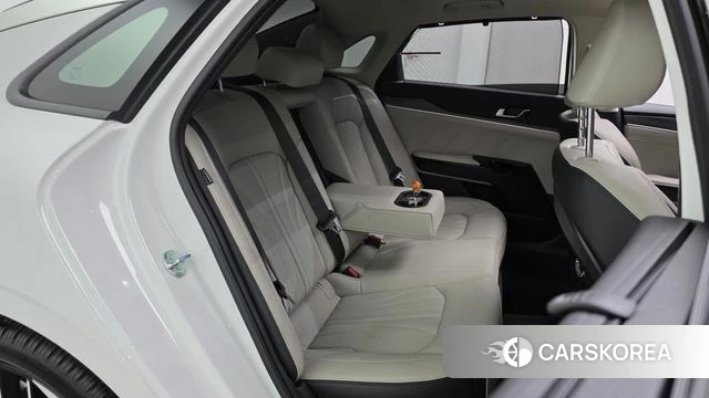 Kia The New K5 3rd generation 2025 Белый из Кореи, фото 2