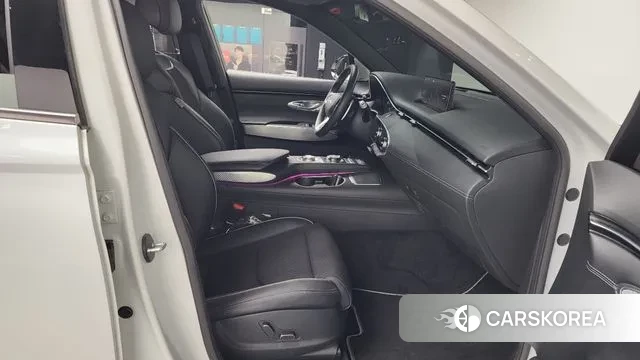 Genesis GV70 2023 Белый из Кореи, фото 2