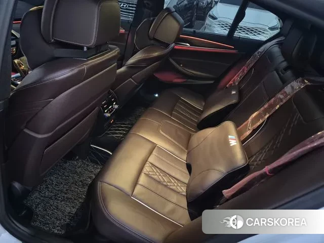 BMW 5 Series (G30) 2020 Белый из Кореи, фото 2