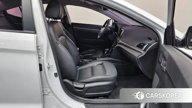 Hyundai Avante AD 2018 Белый из Кореи, фото 2