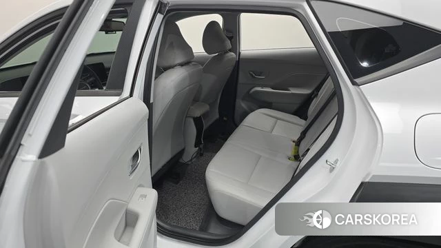 Hyundai Kona (SX2) 2023 Белый из Кореи, фото 2