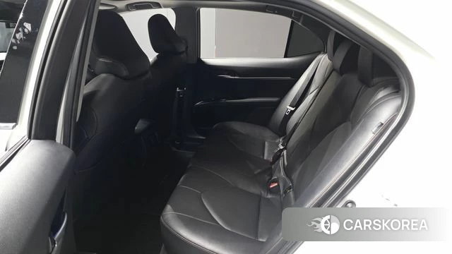Toyota Camry (XV70) 2019 Белый из Кореи, фото 2