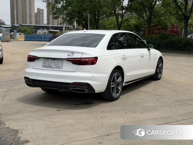 Audi A4L 2022 Белый из Китая, фото 2