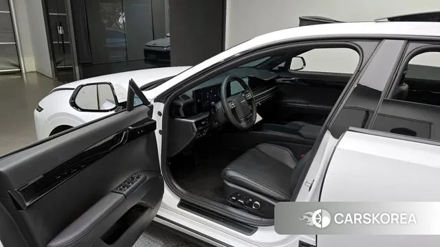 Hyundai Grandeur Hybrid (GN7) 2023 Белый из Кореи, фото 2