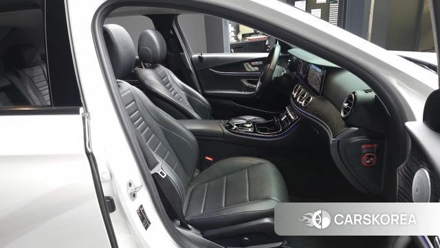 Mercedes-Benz E-Class W213 2019 Белый из Кореи, фото 2