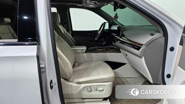 Cadillac Escalade 5th Generation 2021 Белый из Кореи, фото 2