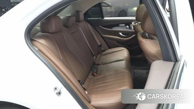 Mercedes-Benz E-Class W213 2020 Белый из Кореи, фото 2