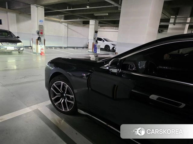 BMW 7 Series (G70) 2025 Черный из Кореи, фото 2