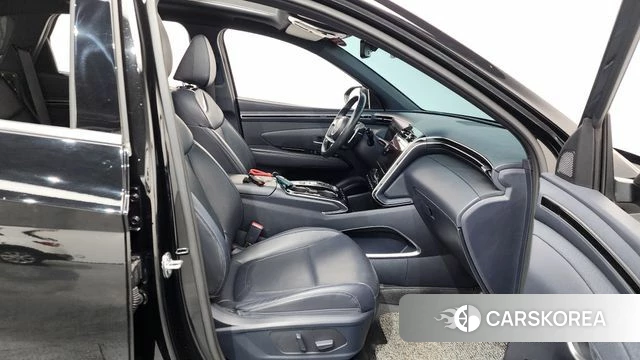 Hyundai Tucson (NX4) 2021 Черный из Кореи, фото 2