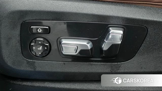 BMW X5 (G05) 2023 Черный из Кореи, фото 2