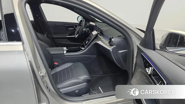 Mercedes-Benz C-Class W206 2024 Песочный из Кореи, фото 2