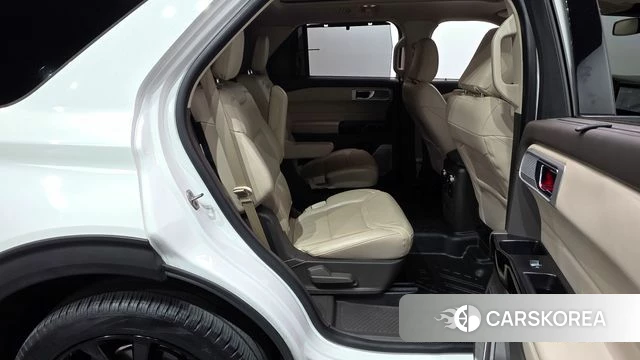 Ford Explorer 6th Generation 2022 Белый из Кореи, фото 2