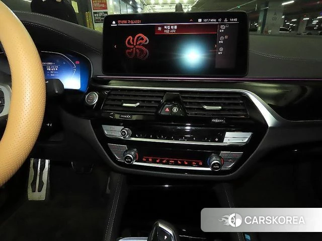 BMW 5 Series (G30) 2021 Белый из Кореи, фото 2