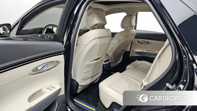 Genesis GV70 2021 Черный из Кореи, фото 2