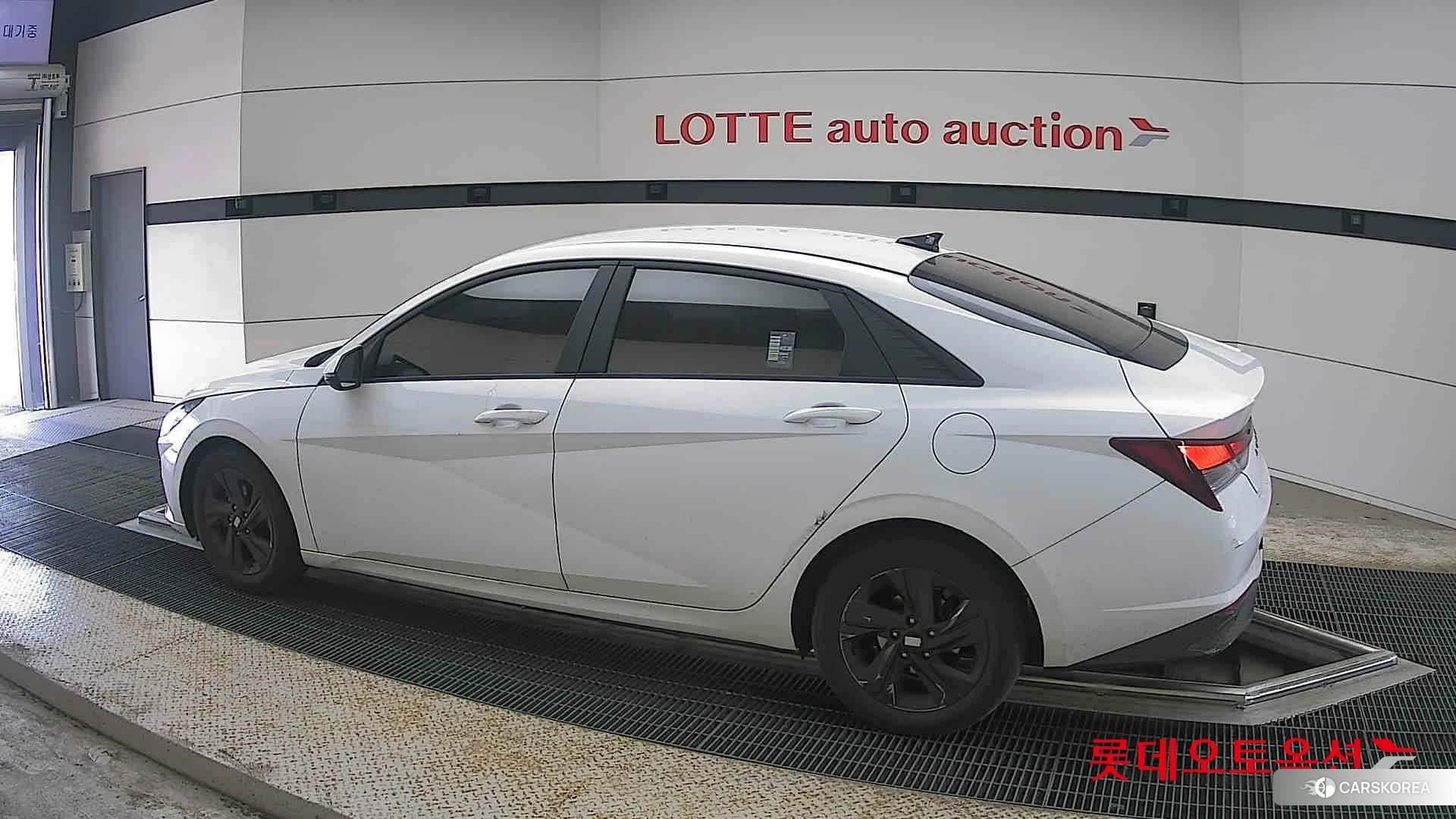 Hyundai Avante 2023 Polar White из Кореи, фото 2