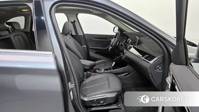 BMW X1 (F48) 2022 Серый из Кореи, фото 2