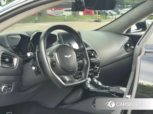 Aston Martin Vantage 2nd Generation 2022 Черный из Кореи, фото 2