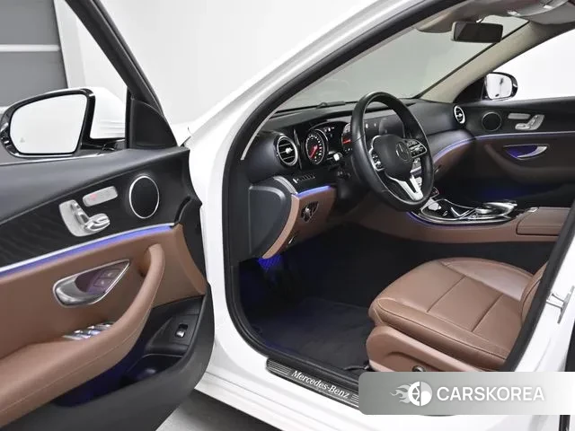 Mercedes-Benz E-Class W213 2020 Белый из Кореи, фото 2