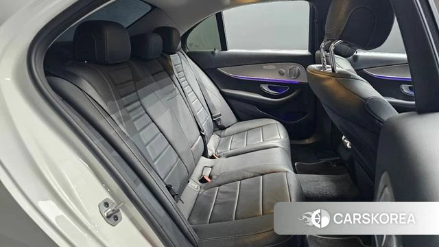 Mercedes-Benz E-Class W213 2019 Белый из Кореи, фото 2