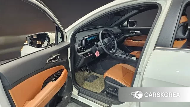 Kia Sportage 5th Generation Hybrid 2024 Белый из Кореи, фото 2