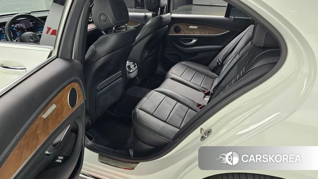 Mercedes-Benz E-Class W213 2021 Белый из Кореи, фото 2