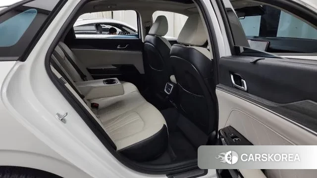 Kia The New K5 3rd generation 2024 Белый из Кореи, фото 2