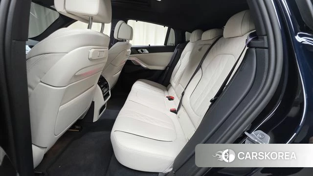 BMW X6 (G06) 2026 Черный из Кореи, фото 2