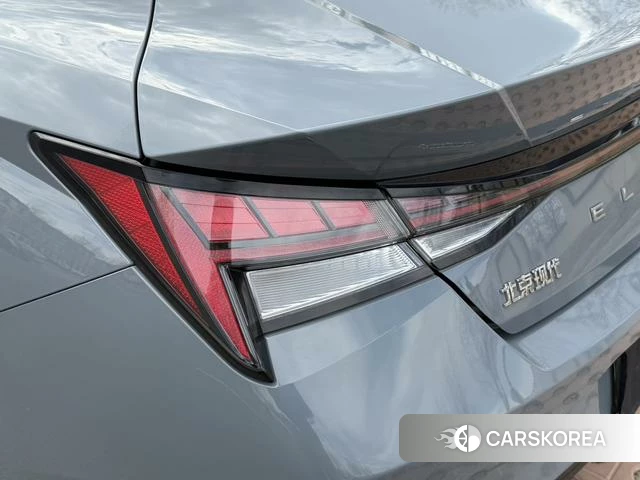 Hyundai Elantra 2022 Темно-серый из Китая, фото 2