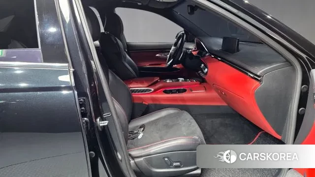 Genesis GV70 2022 Черный из Кореи, фото 2