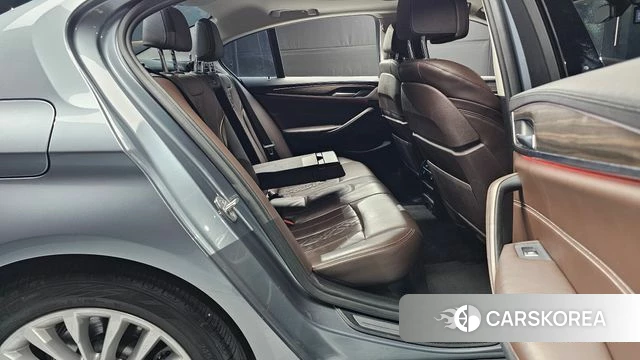 BMW 5 Series (G30) 2018 Серый из Кореи, фото 2
